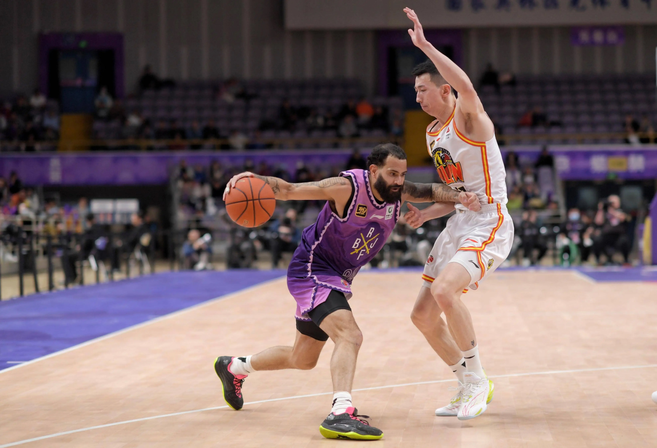 爱游戏app -赛地聚焦——CBA常规赛今晨热度飙升;波士顿凯尔特人手感冰凉;话题不断;赛季目标并未改变的简单介绍