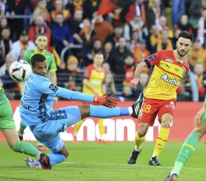 爱游戏体育官方 -风云突变曼联窗口期完成体检，法国杯版图或变，球迷炸锅，阵容厚度经受考验的简单介绍